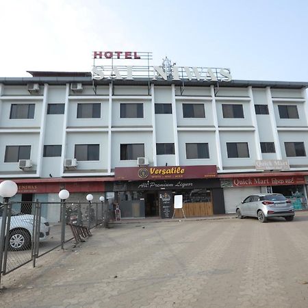 Hotel Sai Niwas Лонавала Екстериор снимка