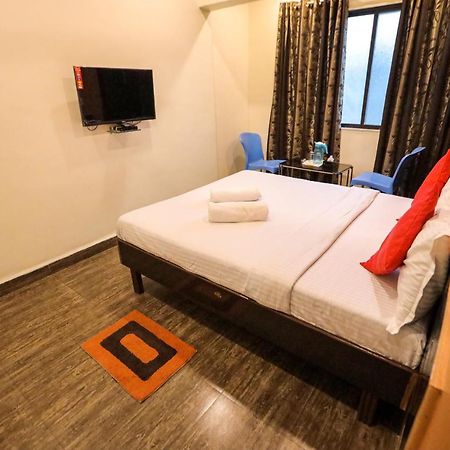 Hotel Sai Niwas Лонавала Екстериор снимка