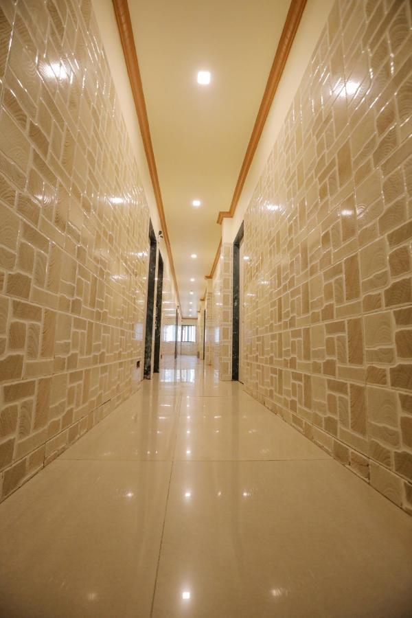 Hotel Sai Niwas Лонавала Екстериор снимка