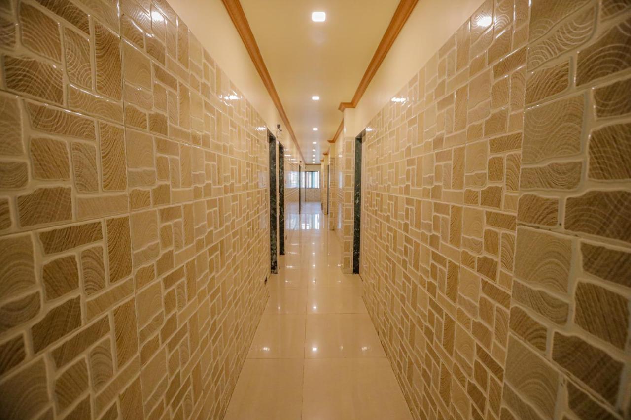 Hotel Sai Niwas Лонавала Екстериор снимка
