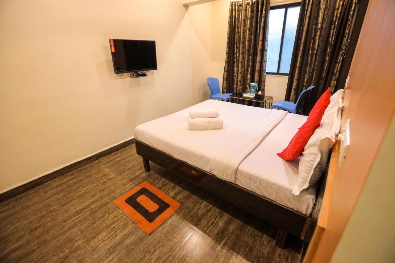 Hotel Sai Niwas Лонавала Екстериор снимка